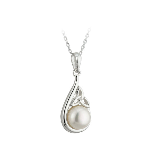 S44982 - Freshwater Pearl Trinity Knot Pendant