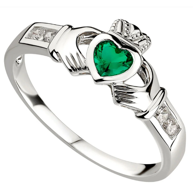 S2594 - Silver Emerald Cz Shoulders Claddagh Ring